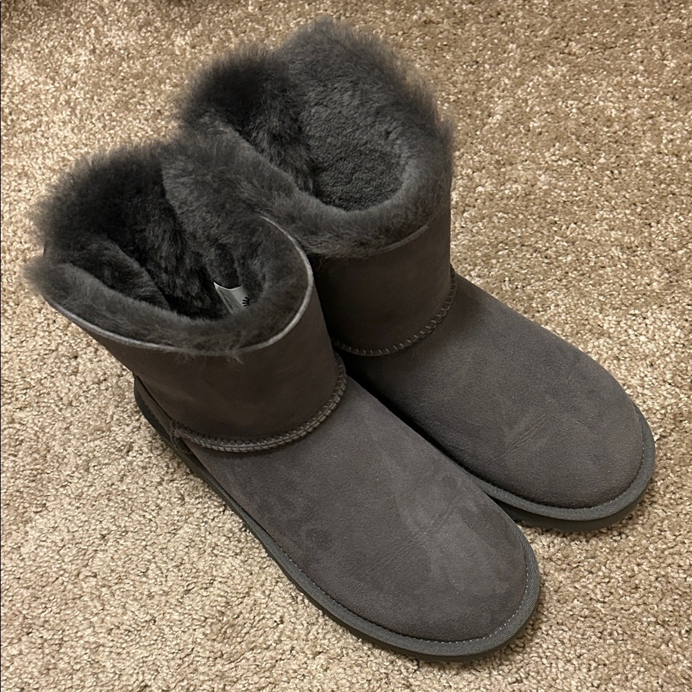 Women’s UGGs mini Bailey II obsidian